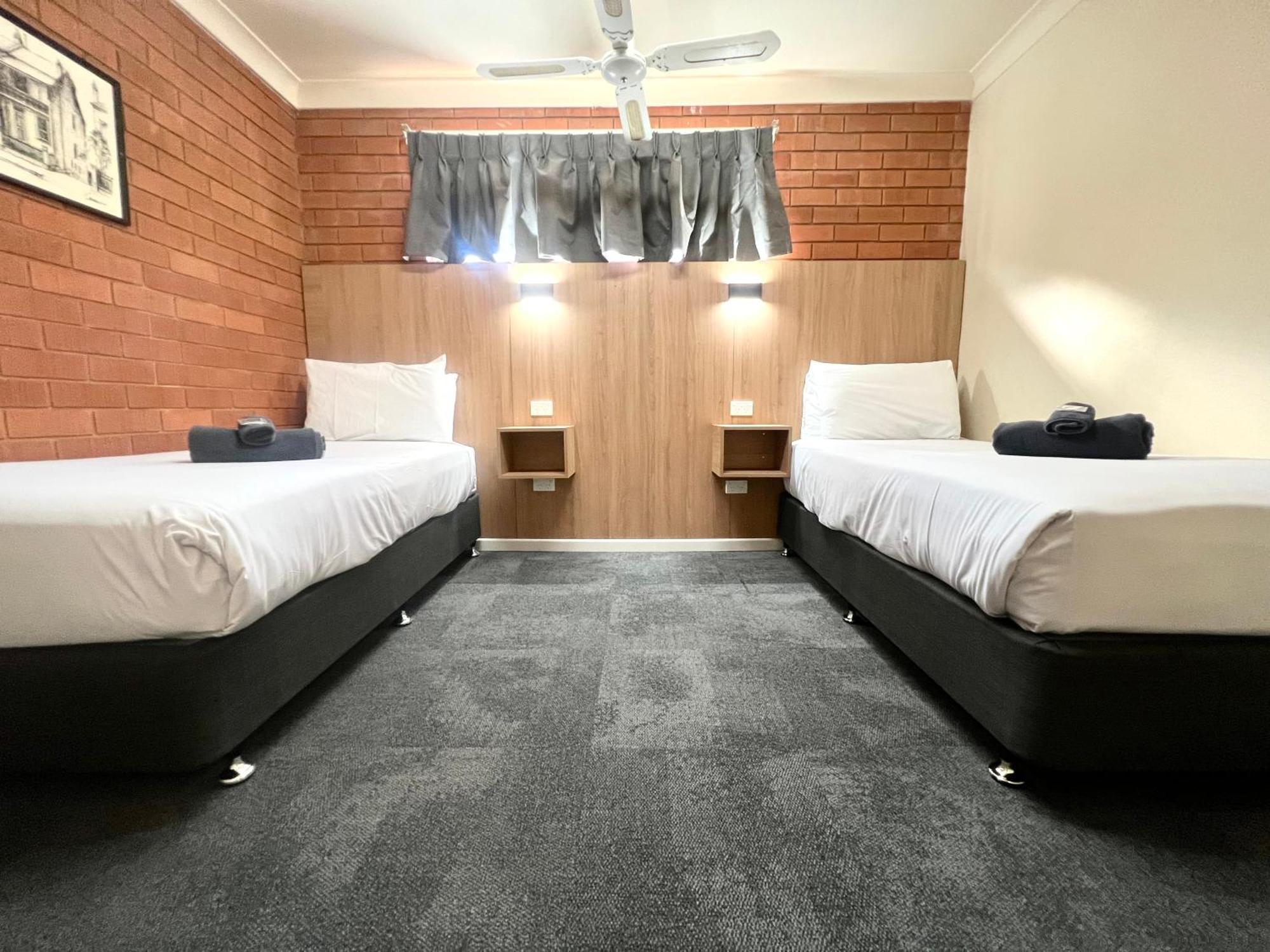 Adrian Motel Форбс Екстериор снимка