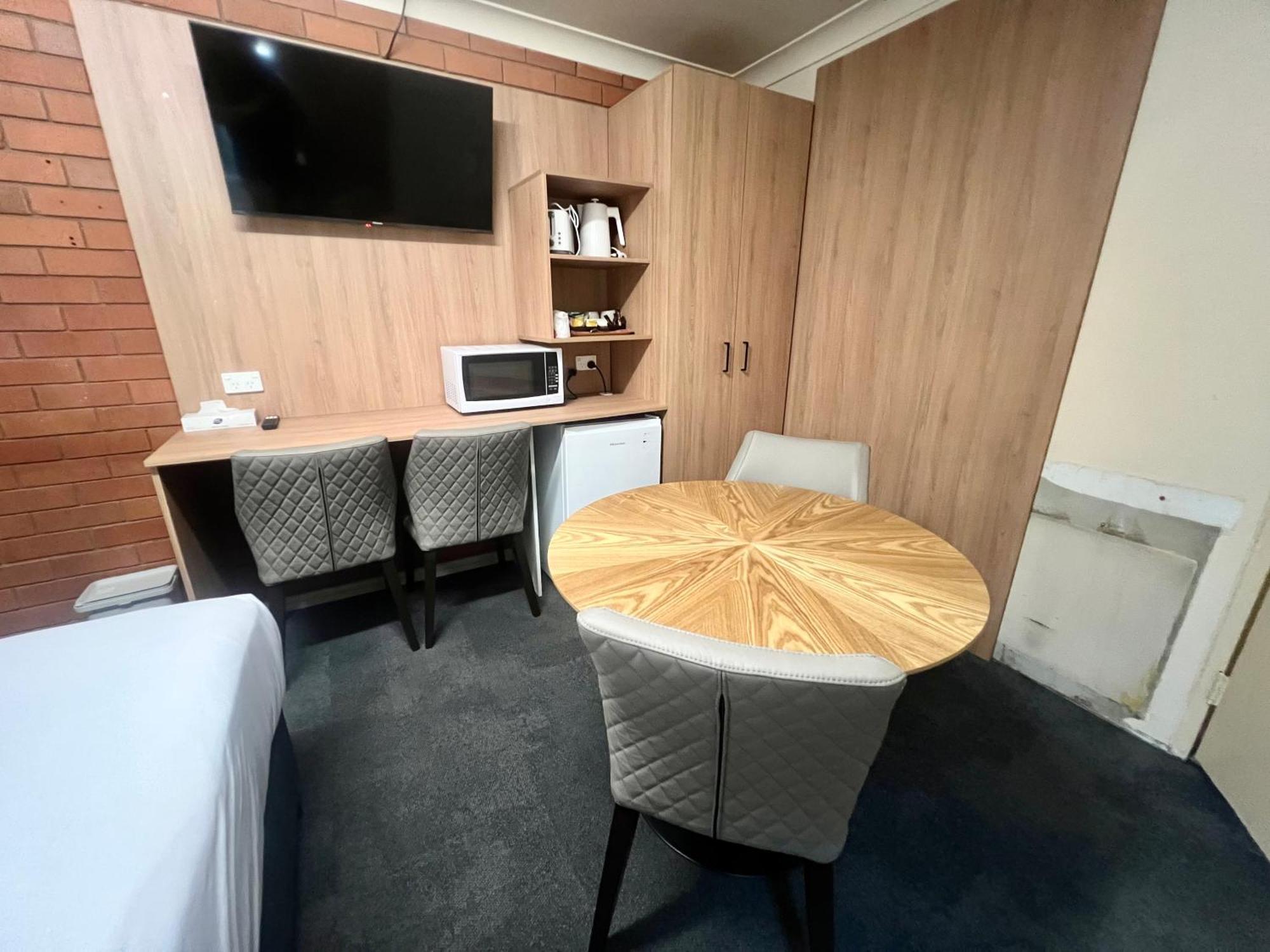 Adrian Motel Форбс Екстериор снимка