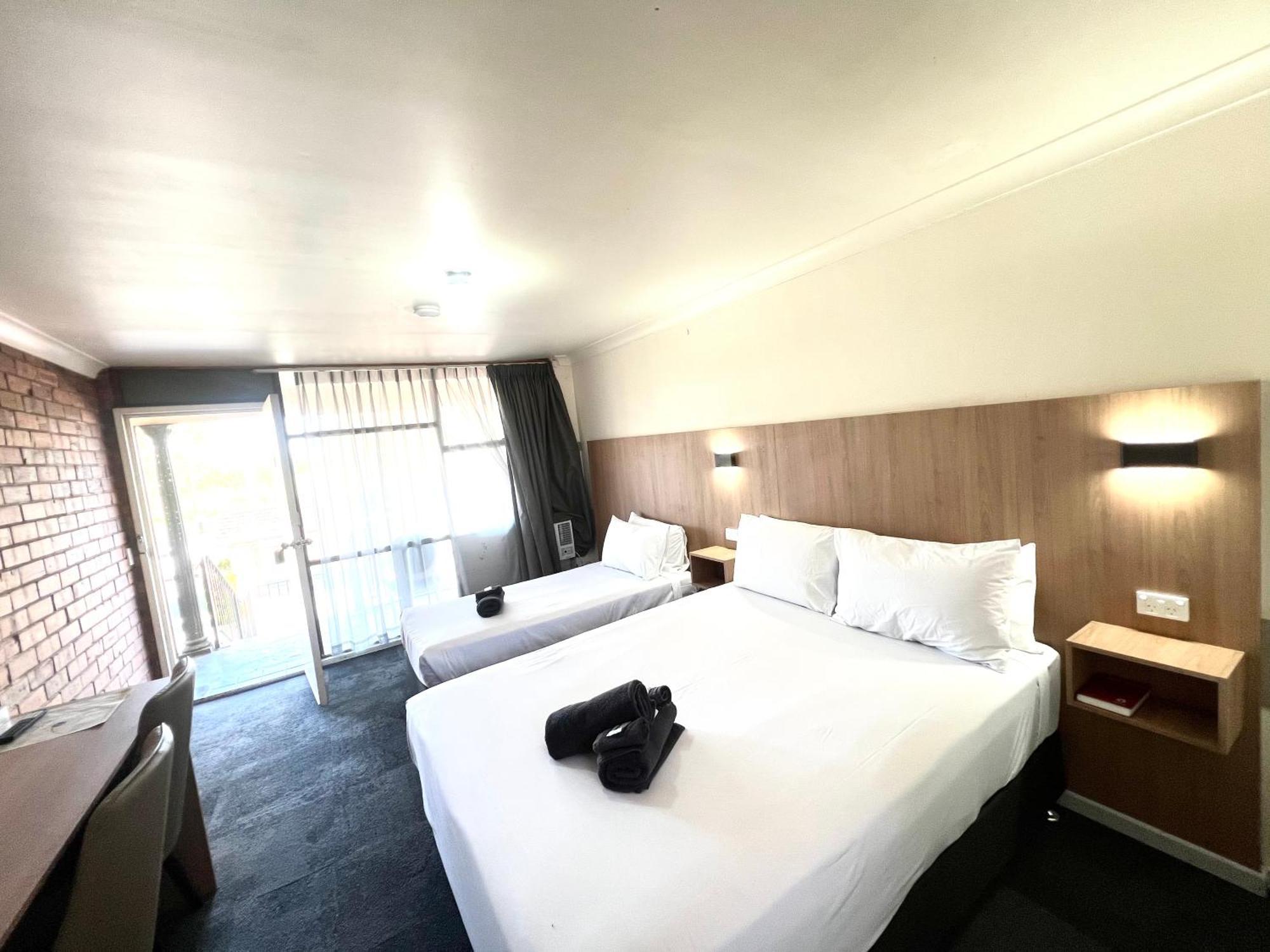 Adrian Motel Форбс Екстериор снимка