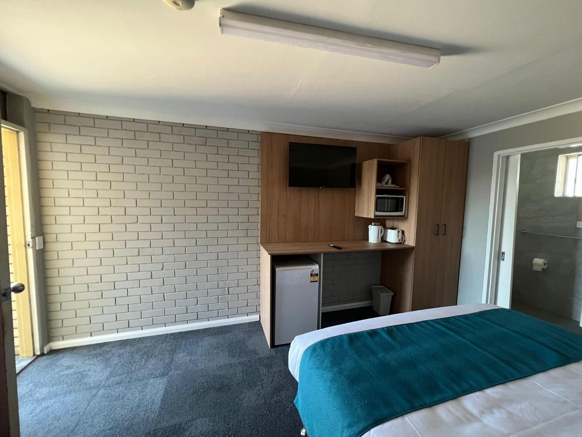 Adrian Motel Форбс Екстериор снимка