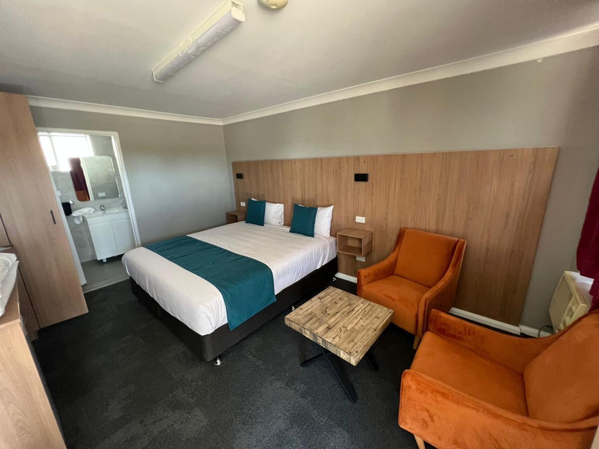 Adrian Motel Форбс Екстериор снимка