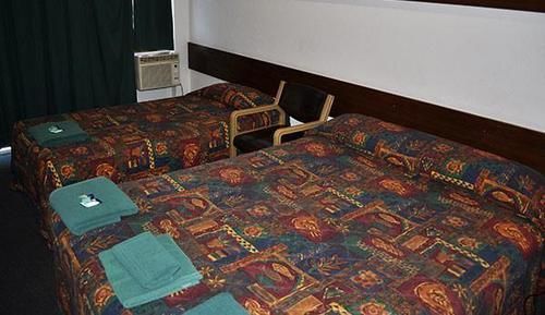 Adrian Motel Форбс Екстериор снимка
