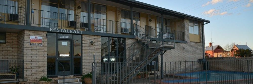 Adrian Motel Форбс Екстериор снимка